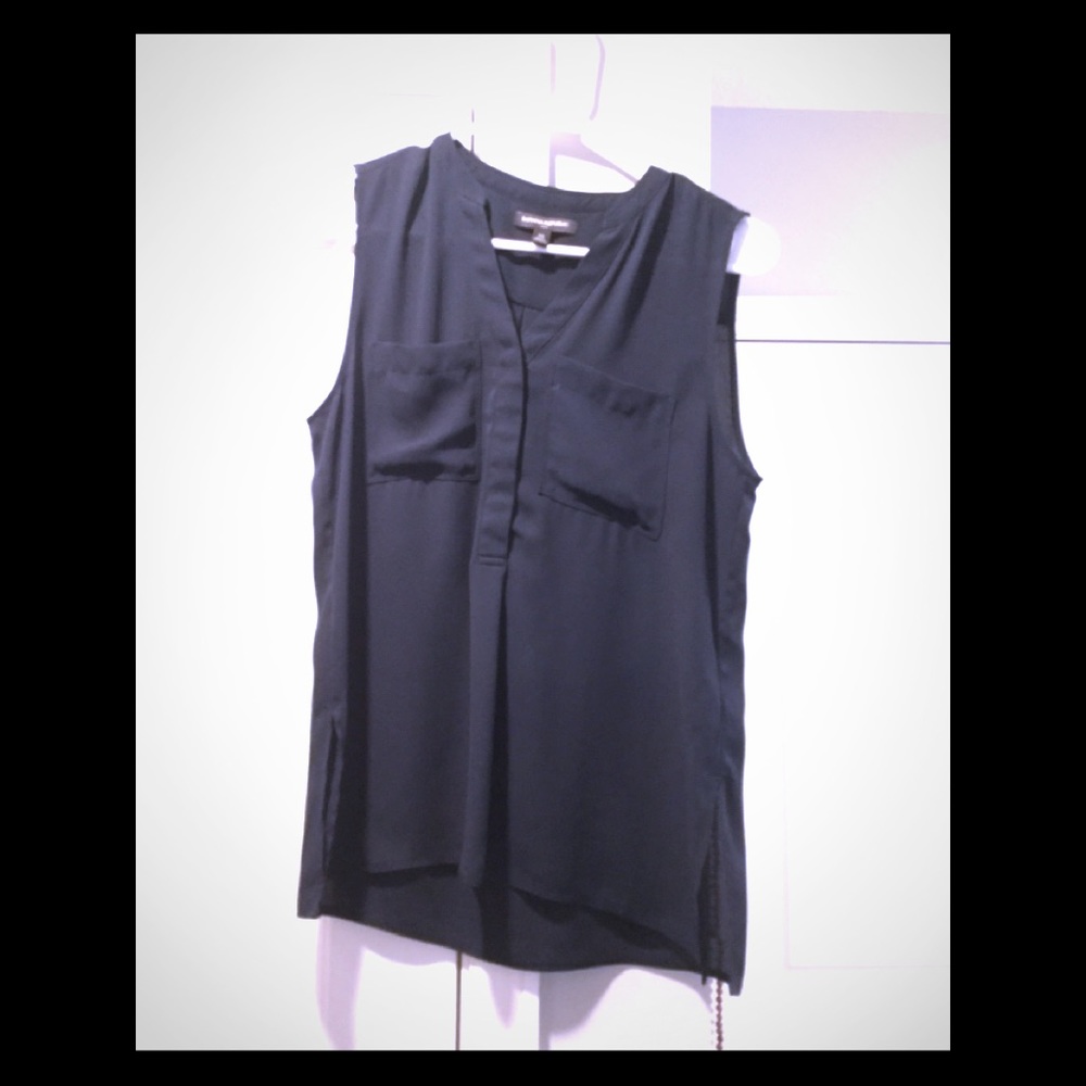 Sleeveless Hi Lo Top - Navy in XS